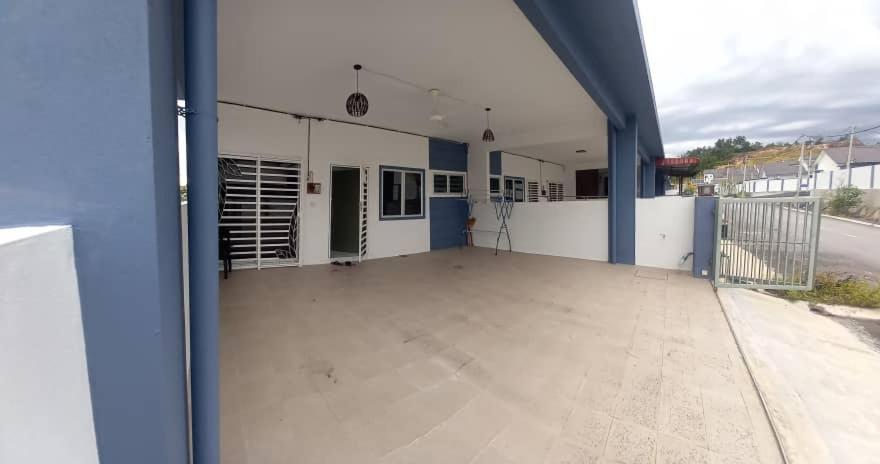 Homestay D'Mama Ifor Muslimi Танджунг-Малим Экстерьер фото